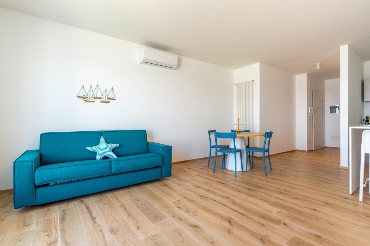 Waterfront Apartment With Seaview Balcony 巴里 外观 照片