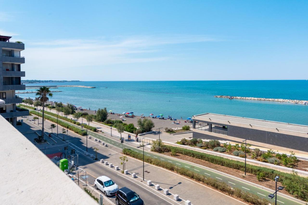 Waterfront Apartment With Seaview Balcony 巴里 外观 照片