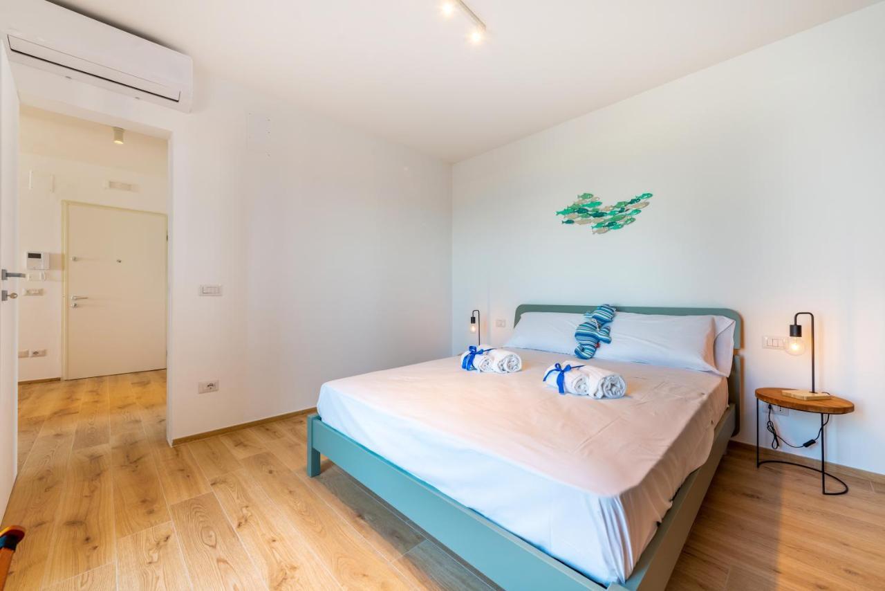 Waterfront Apartment With Seaview Balcony 巴里 外观 照片